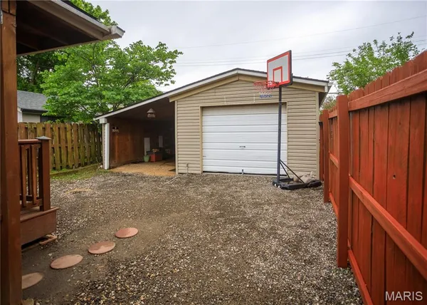 $135,000 | 741 Regina Avenue, St. Louis, MO 63125