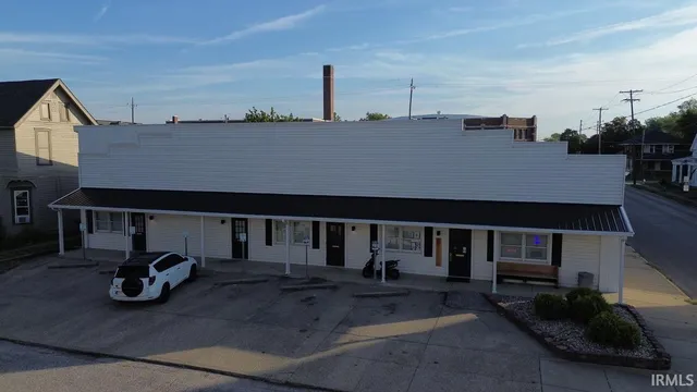 $329,900 | 638 Broadway Street, Vincennes, IN 47591