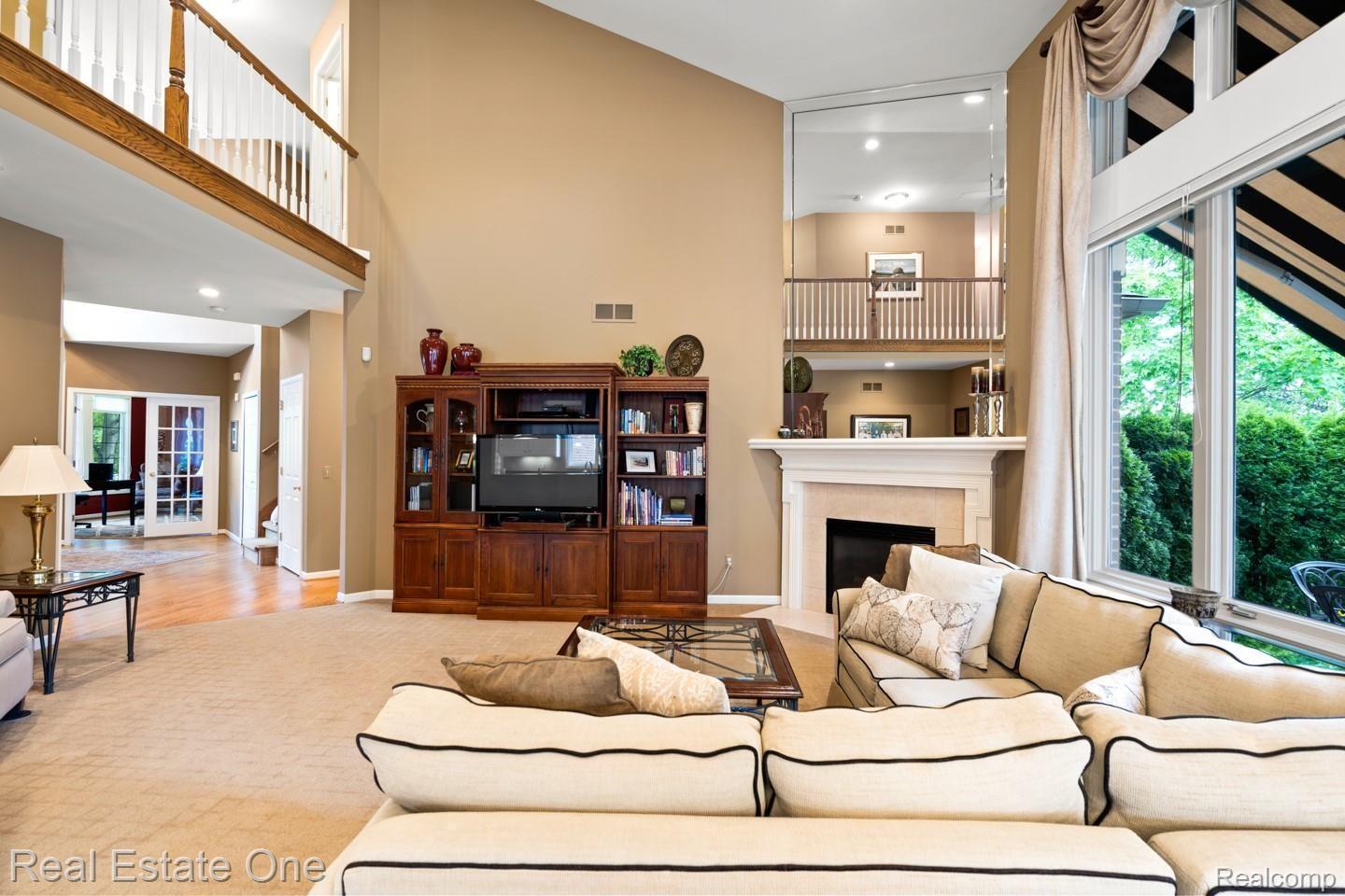 1112 Waycroft Court Rochester, MI 48307 - Photo 11 of 63 DSC03438.jpg