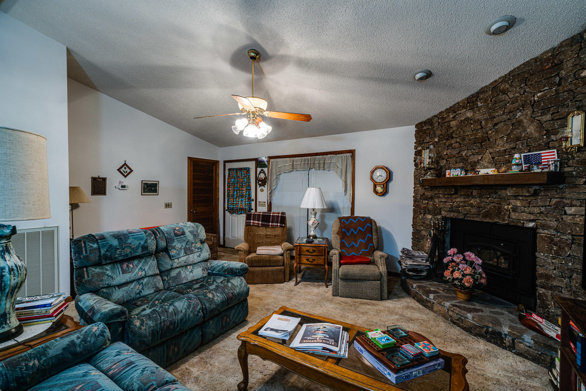 1128 Arrowhead Road Monterey, TN 38574 - Photo 4 of 32 Livingroom-3