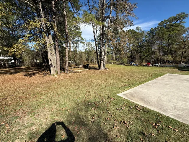 a view of a garage room