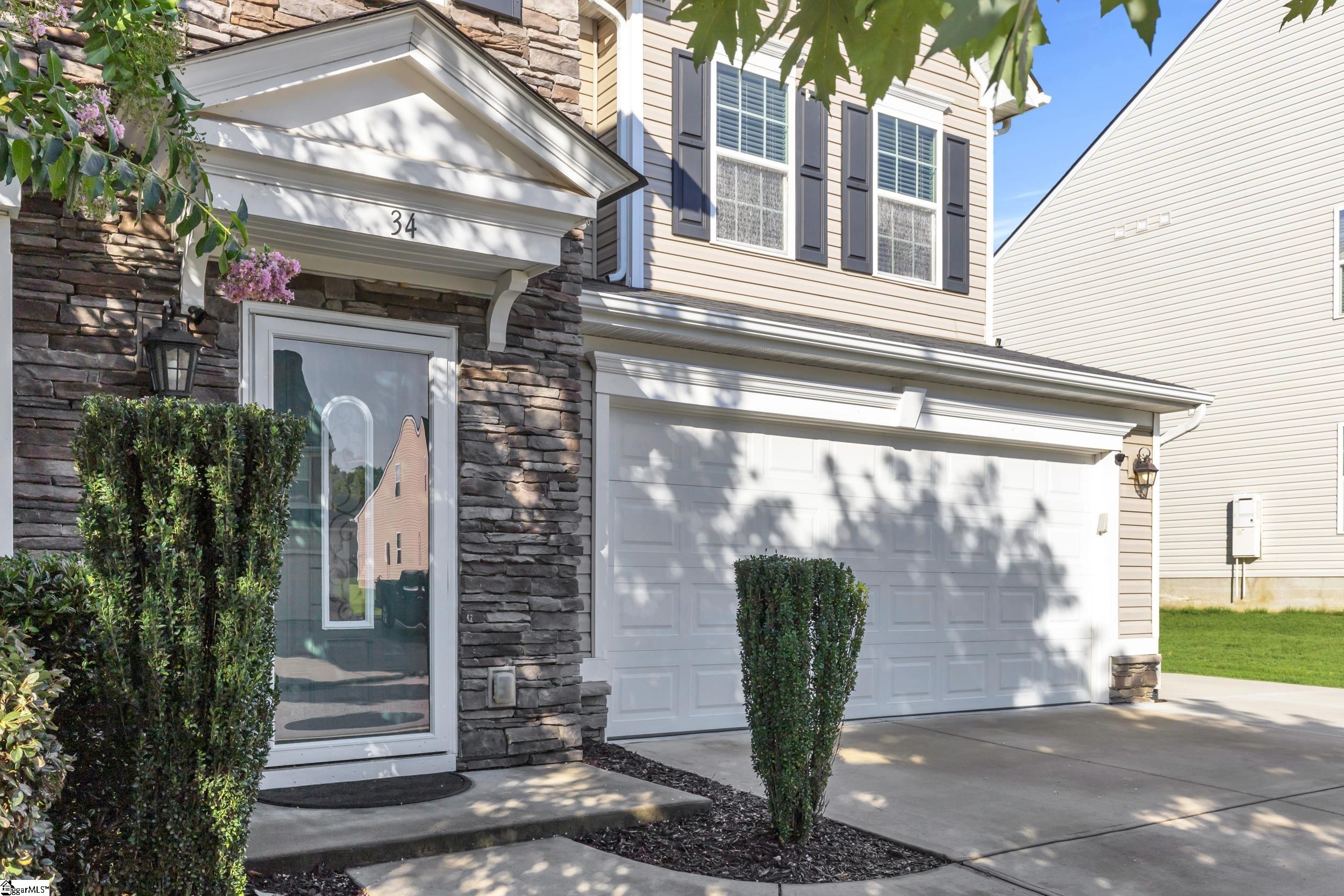 34 Barlow Court Simpsonville, SC 29681 - Photo 2 of 37