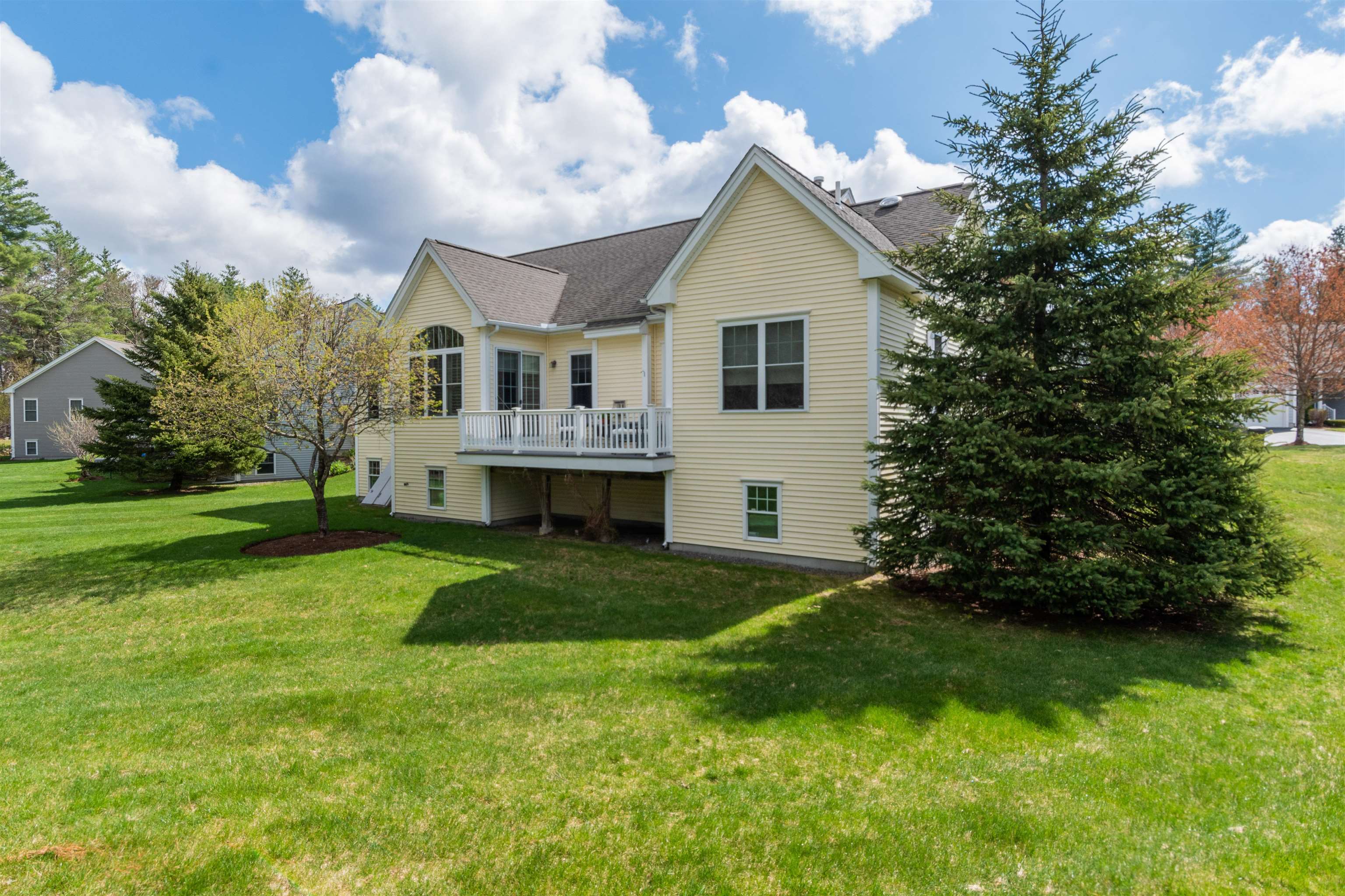 2 Elmwood Way Amherst, NH 03031 - Photo 2 of 39