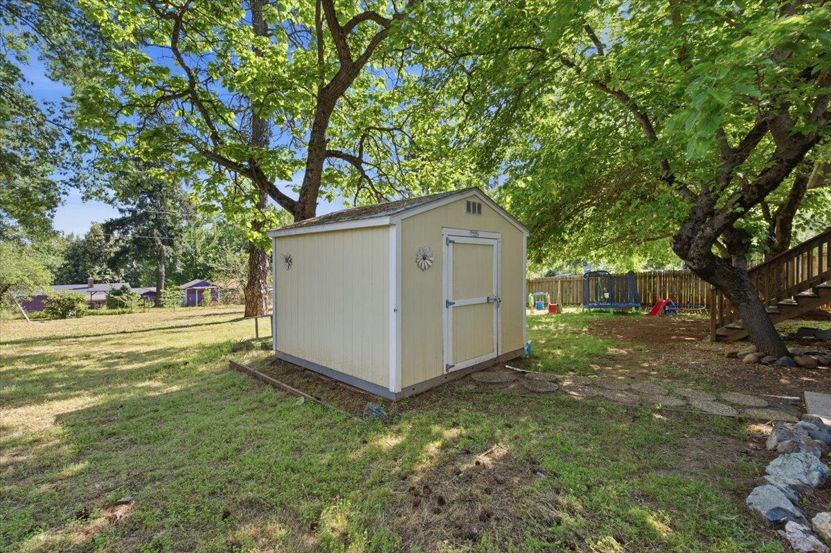 12139 Rough And Ready Highway Grass Valley, CA 95945 - Photo 36 of 44