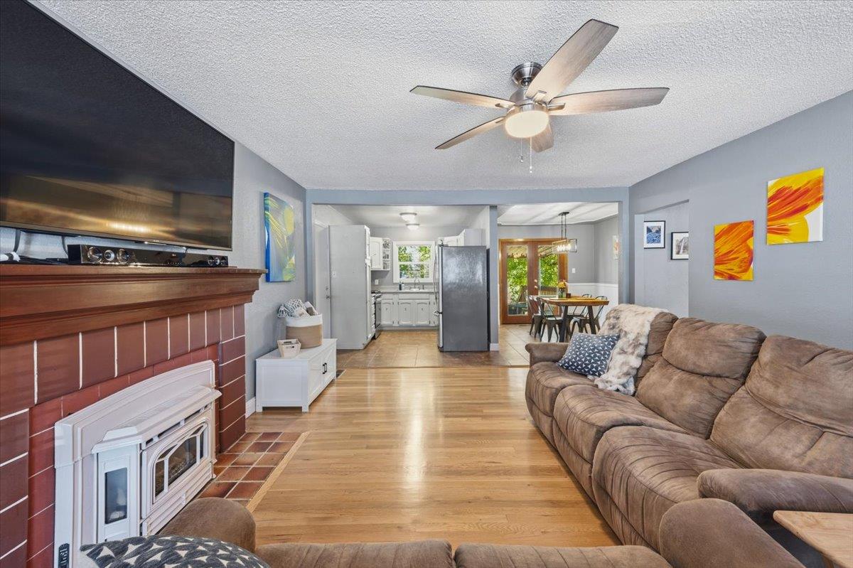 12139 Rough And Ready Highway Grass Valley, CA 95945 - Photo 6 of 44