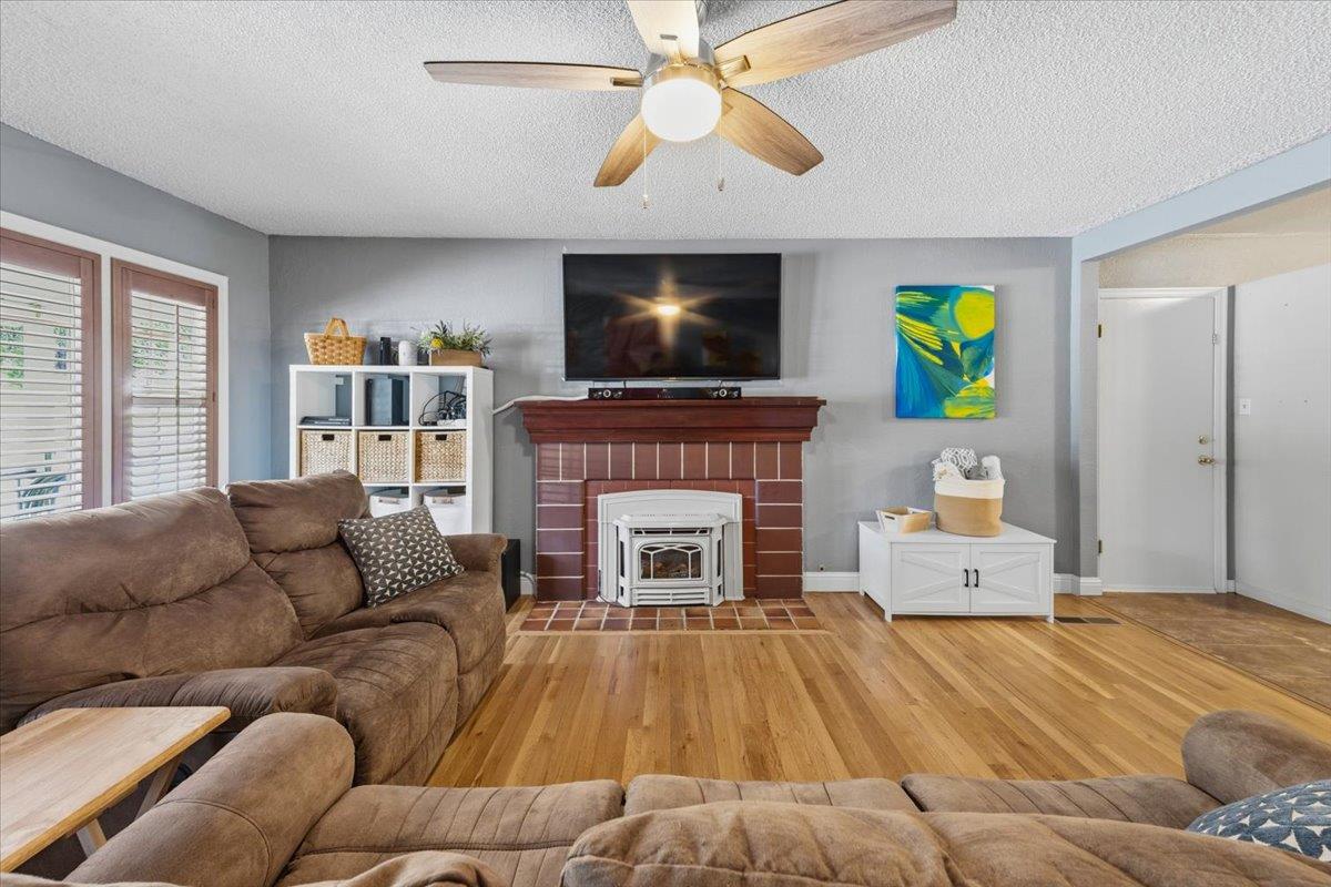 12139 Rough And Ready Highway Grass Valley, CA 95945 - Photo 8 of 44