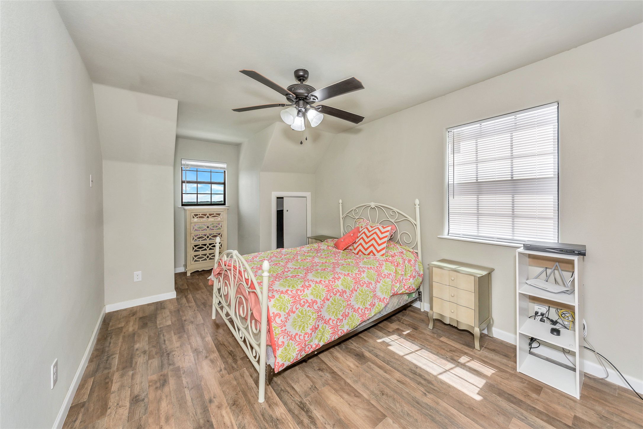 2581 County Road 156 Georgetown, TX 78626 - Photo 18 of 29 a bedroom with a bed and a window