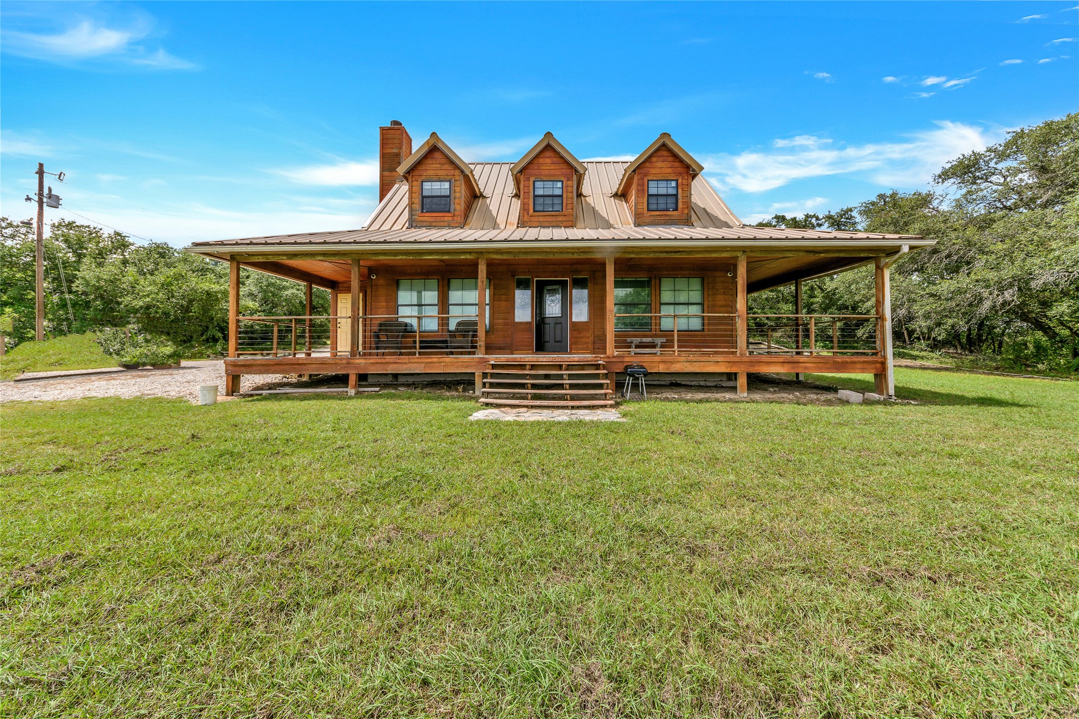 2581 County Road 156 Georgetown, TX 78626 - Photo 2 of 29 a front view of a house with garden