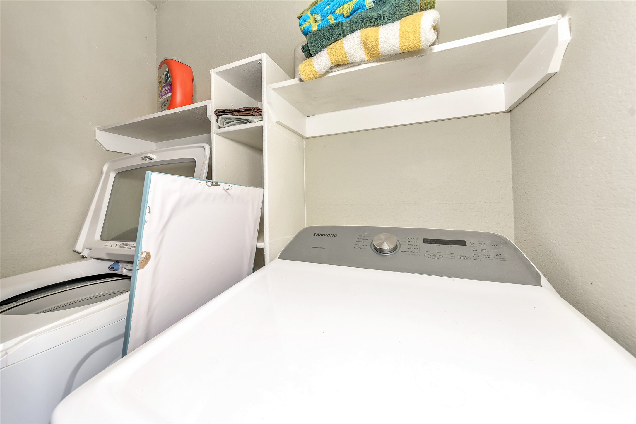 2581 County Road 156 Georgetown, TX 78626 - Photo 22 of 29 a utility room with dryer and washer