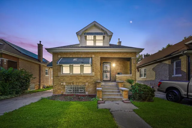 $170,000 | 1430 South 10th Avenue, Maywood, IL 60153