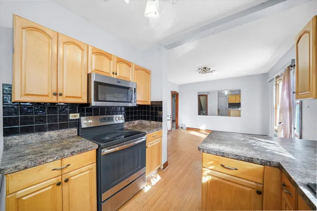 $170,000 | 1430 South 10th Avenue, Maywood, IL 60153