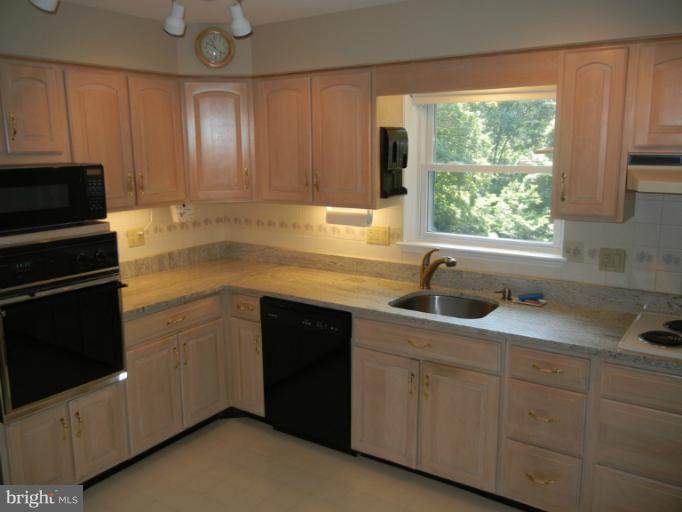 4505 Guinea Road Annandale, VA 22003 - Photo 2 of 10 Kitchen