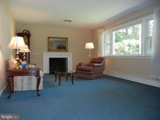 4505 Guinea Road Annandale, VA 22003 - Photo 8 of 10 Living Room