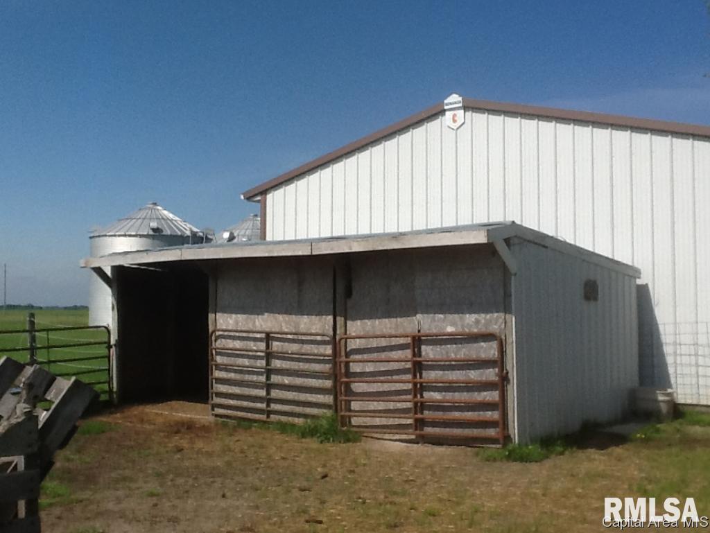 32058 East County Line Road Farmersville, IL 62533 - Photo 12 of 12 Gallery Image 12