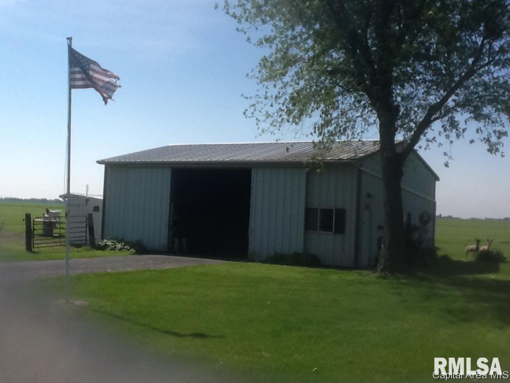 32058 East County Line Road Farmersville, IL 62533 - Photo 9 of 12 Gallery Image 9