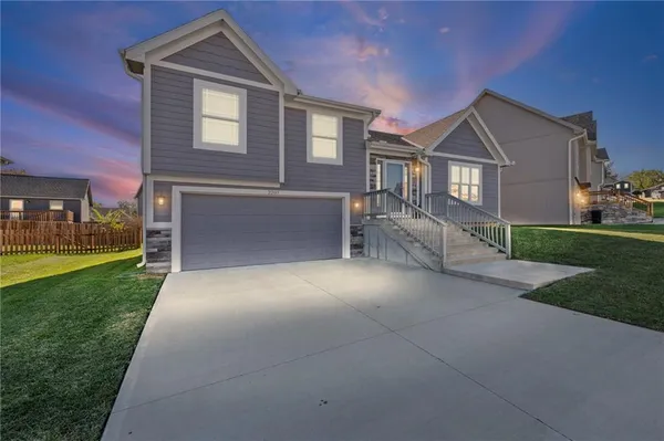 $345,000 | 2207 Pike Street, St. Joseph, MO 64503