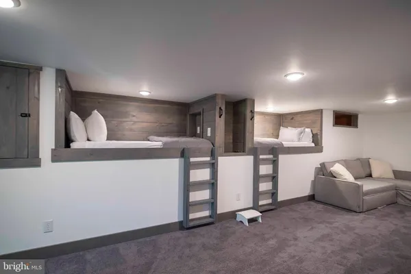 $525,000 | 125 Fritzel Way, Basye, VA 22842