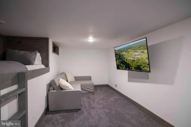 $549,900 | 125 Fritzel Way, Basye, VA 22842