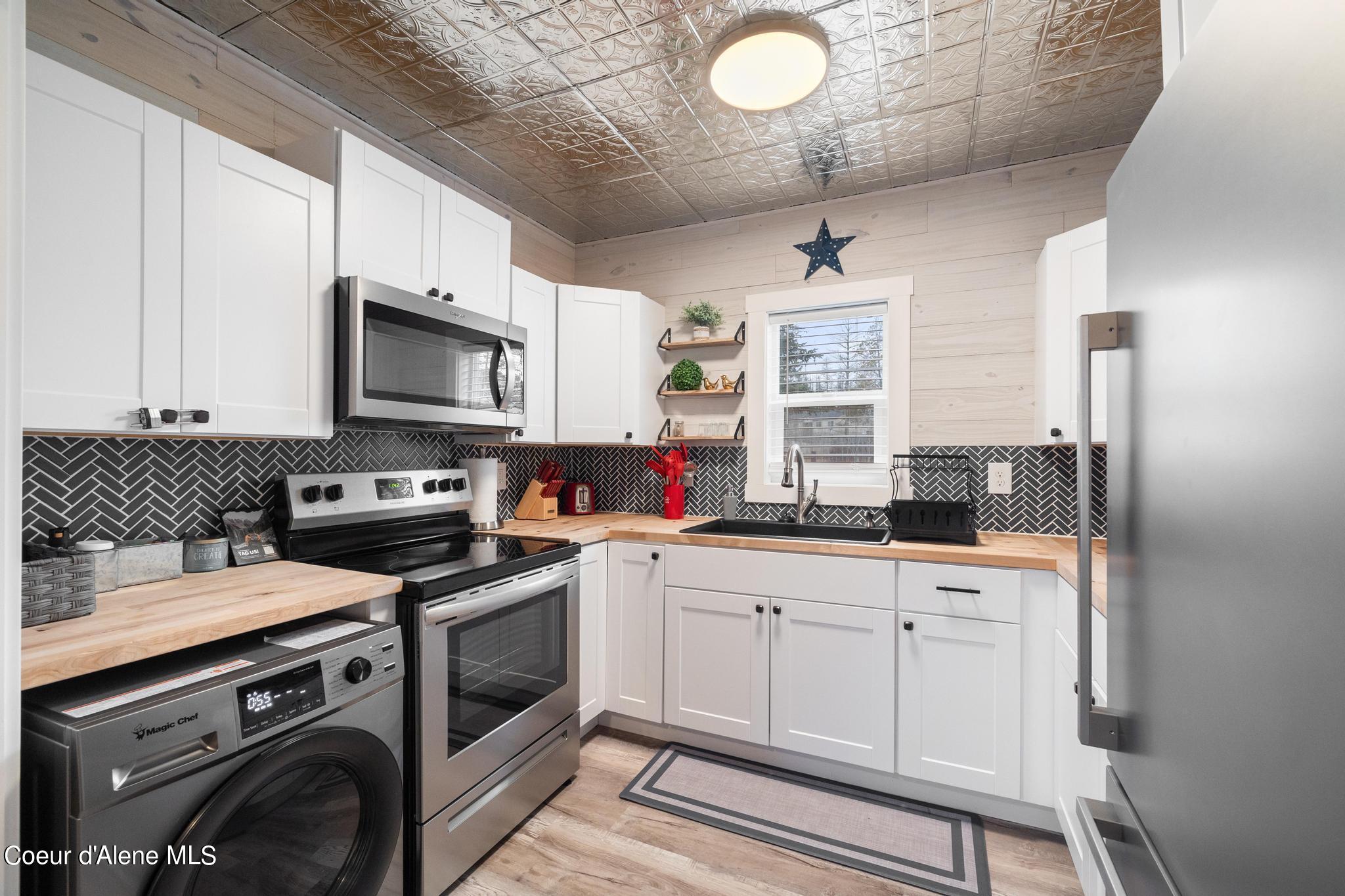 96 4th Street Ponderay, ID 83852 - Photo 8 of 19 8