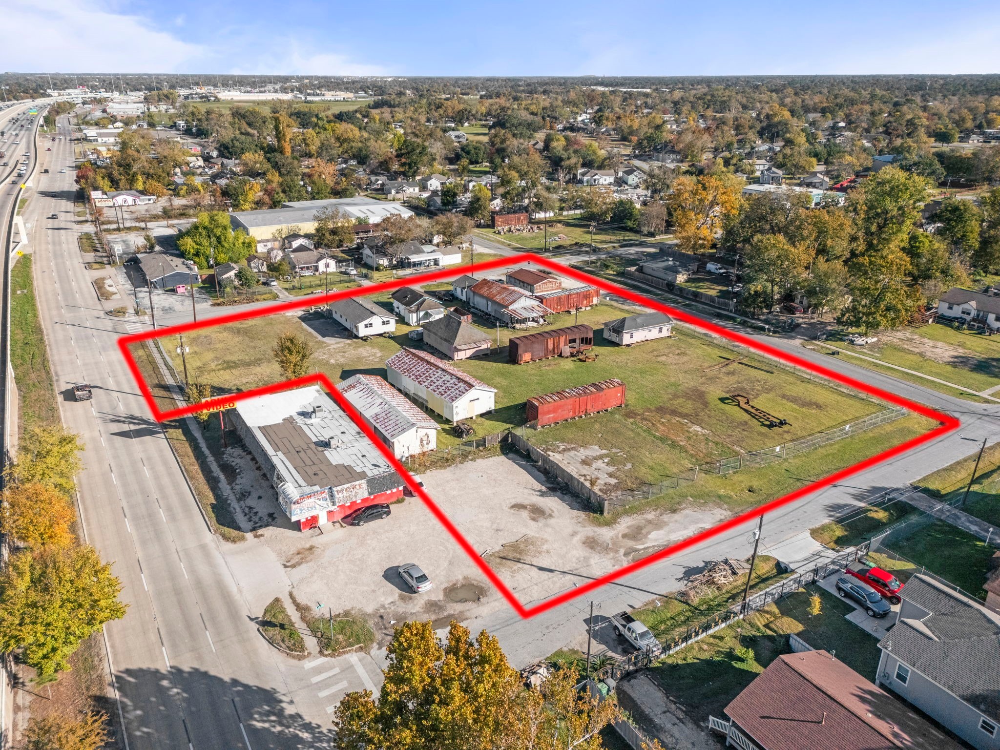 3602 Trout Street Houston, TX 77093 - Photo 4 of 7 an aerial view of a pool patio and mountain view