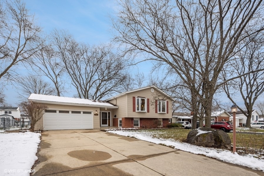7309 Bunker Road Darien, IL 60561 - Photo 3 of 33 Gallery Image 3