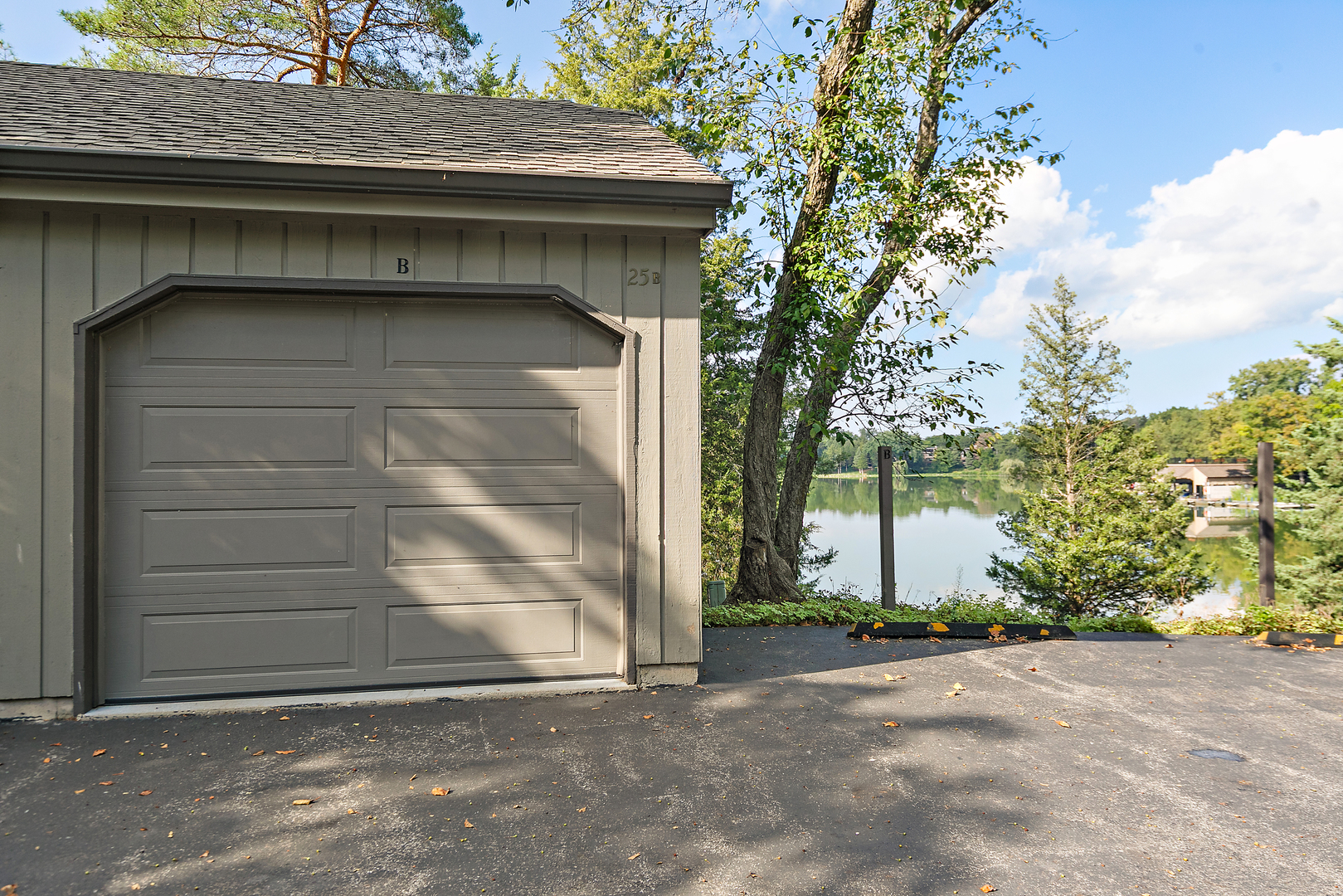 25 Shoreline Road, Unit B Lake Barrington, IL 60010 - Photo 18 of 30 Gallery Image 18