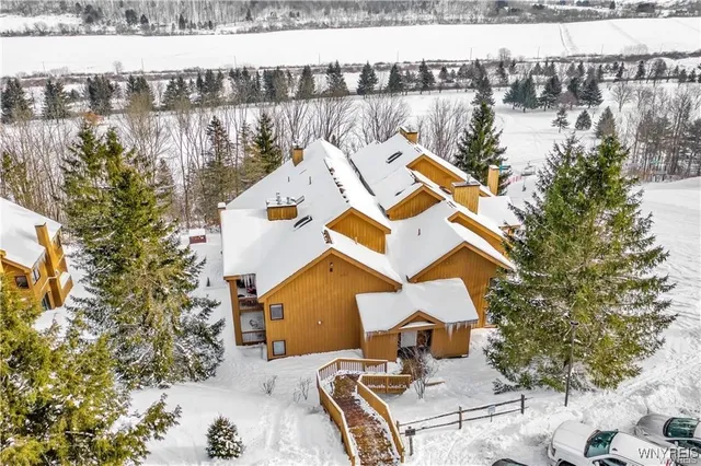 $219,900 | 102 Snowpine Village, Great Valley, NY 14741