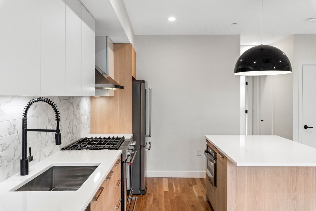 298 Marginal Street, Unit 4 Boston, MA 02128 - Photo 9 of 26
