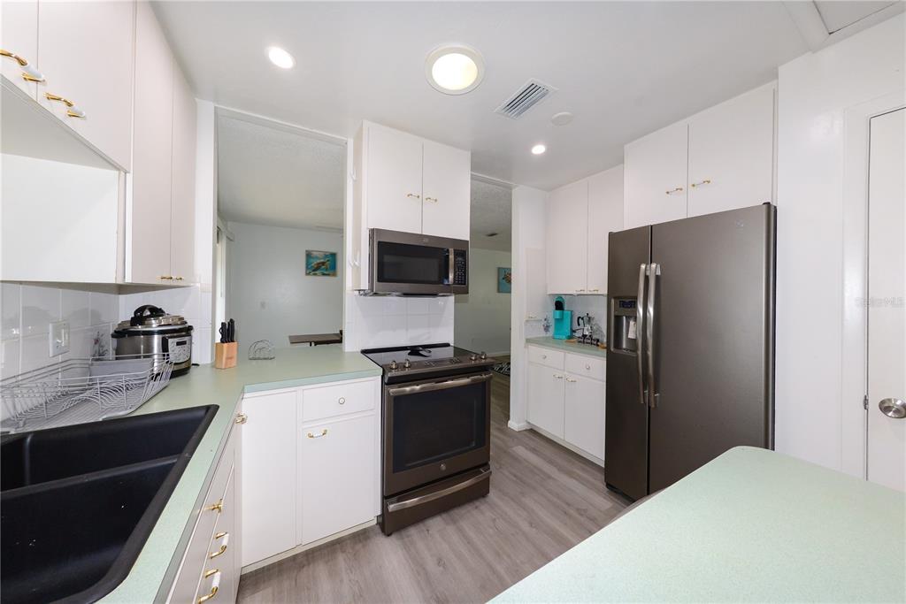 124 Caddy Road Rotonda West, FL 33947 - Photo 15 of 41 Gallery Image 15