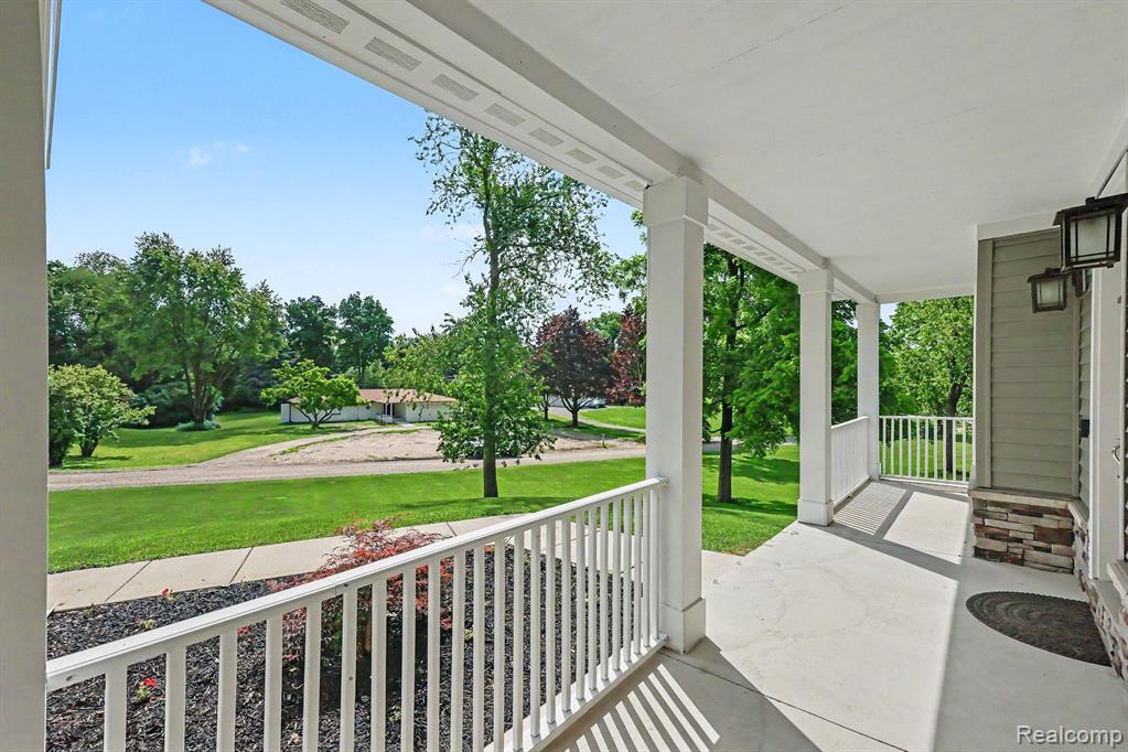 1660 Winthrop Road Bloomfield Hills, MI 48302 - Photo 34 of 38