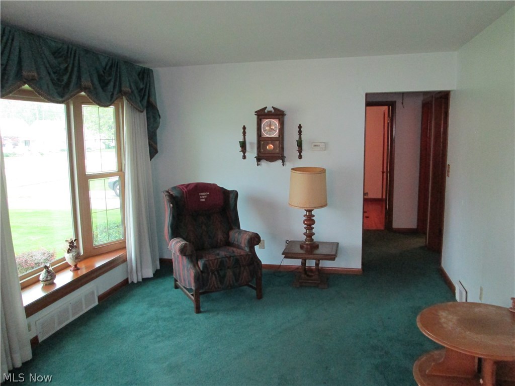 1329 Root Road Lorain, OH 44052 - Photo 3 of 26