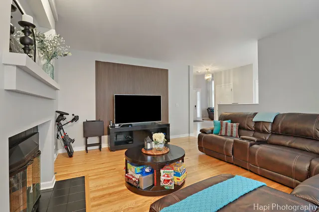 $789,000 | 2260 Congressional Lane, Riverwoods, IL 60015