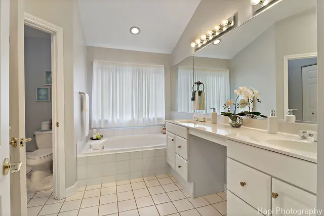 $789,000 | 2260 Congressional Lane, Riverwoods, IL 60015