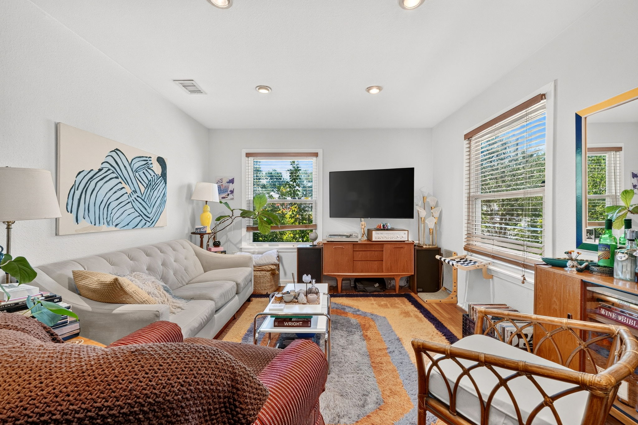 200 East Skyview Road Austin, TX 78752 - Photo 8 of 28 Gallery Image 8