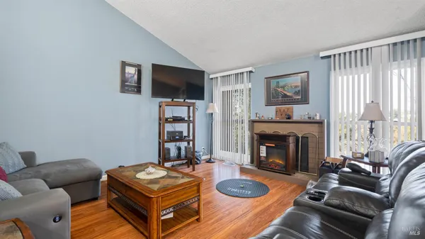 $399,900 | 164 Kathy Ellen Drive, Vallejo, CA 94591