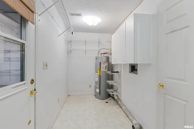 $245,000 | 1306 North Magnolia Drive, Marion, IL 62959