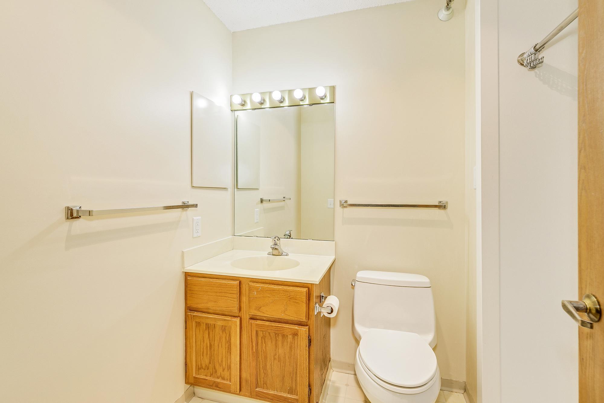 500 County B Road West, Unit 309 Roseville, MN 55113 - Photo 13 of 33