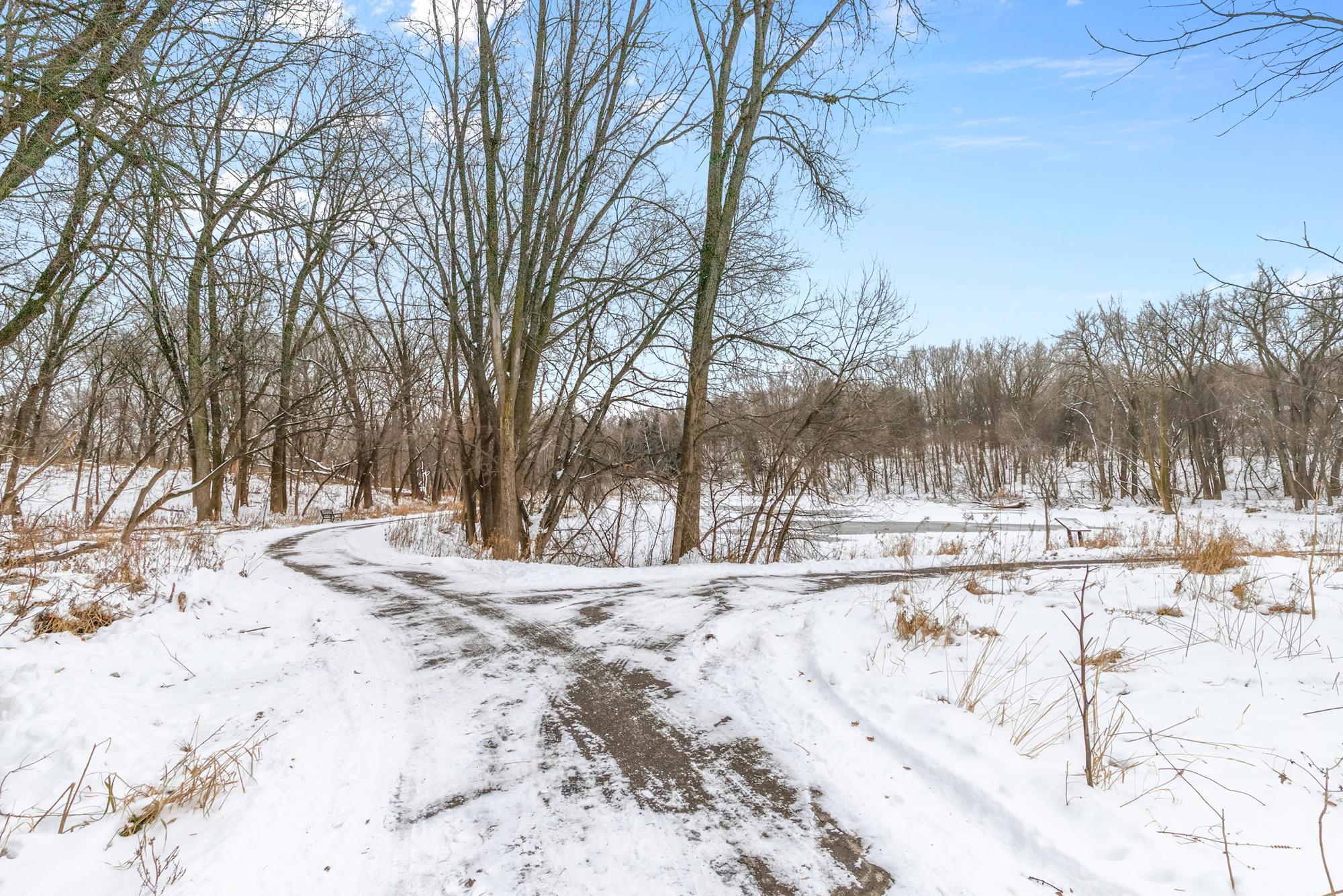 500 County B Road West, Unit 309 Roseville, MN 55113 - Photo 16 of 33