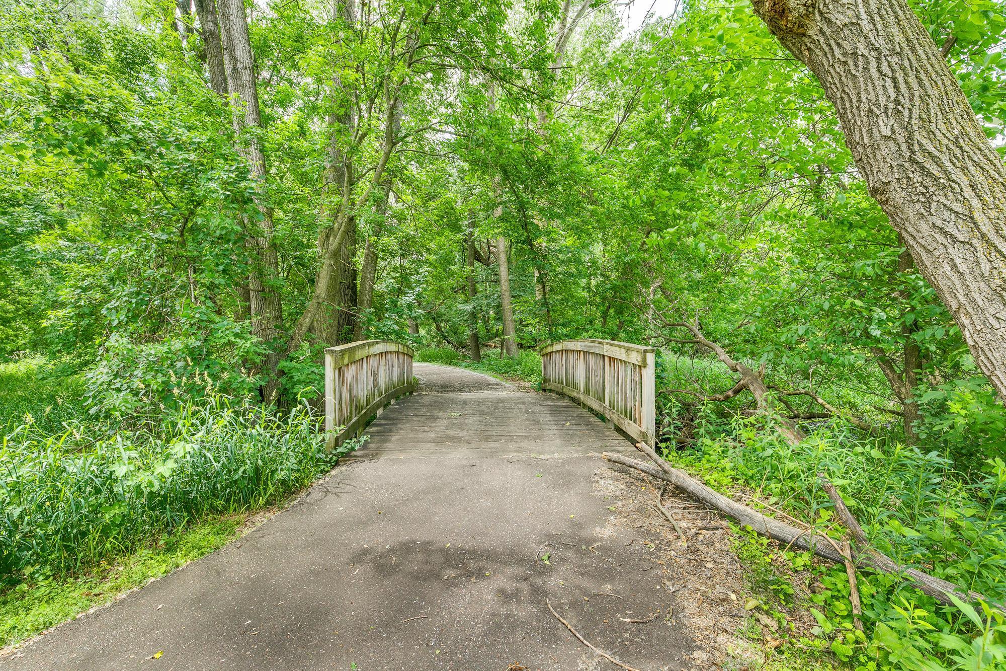 500 County B Road West, Unit 309 Roseville, MN 55113 - Photo 31 of 33