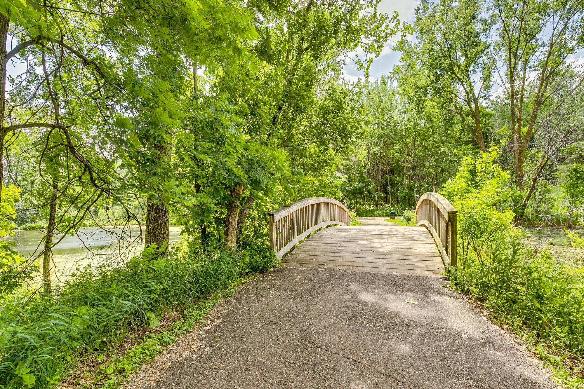 500 County B Road West, Unit 309 Roseville, MN 55113 - Photo 32 of 33