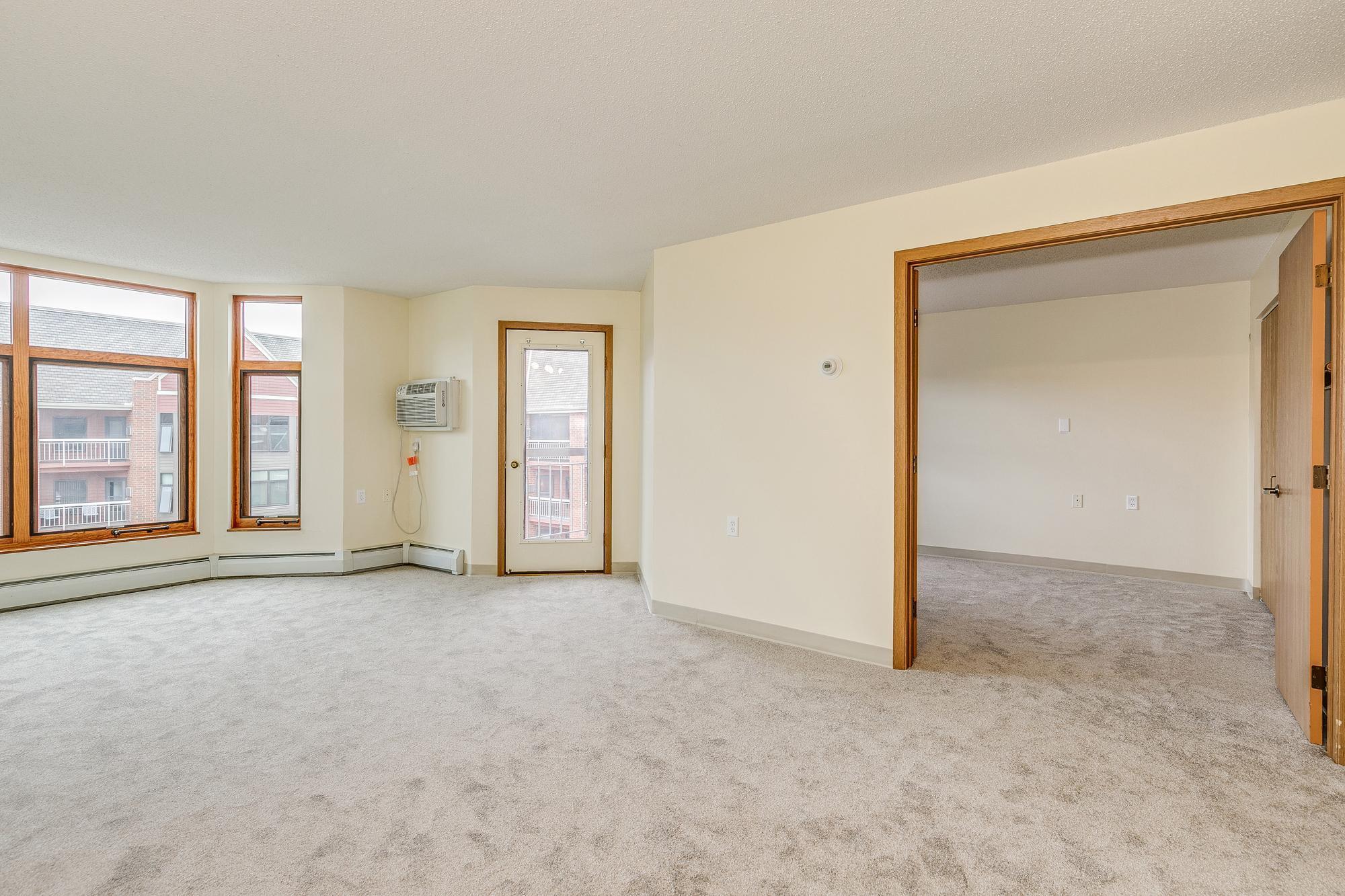 500 County B Road West, Unit 309 Roseville, MN 55113 - Photo 7 of 33