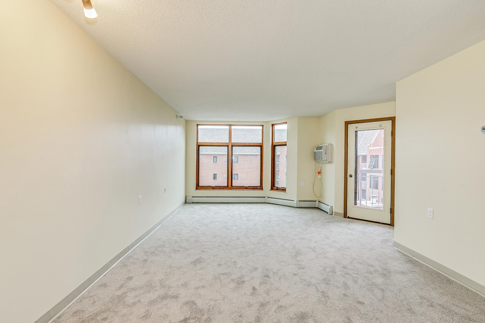 500 County B Road West, Unit 309 Roseville, MN 55113 - Photo 9 of 33