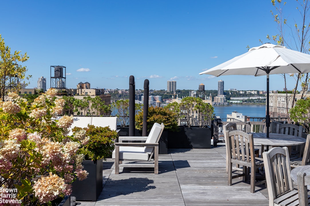 505 West End Avenue, Unit 4D Manhattan, NY 10024 - Photo 14 of 17 a view of a terrace with sitting area