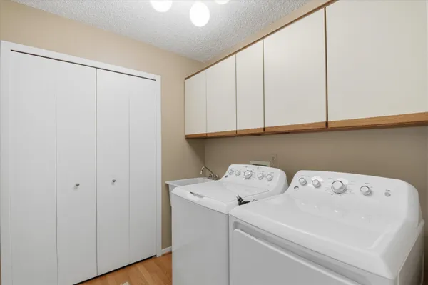 $299,900 | 6241 Gatewood, West Bloomfield, MI 48322