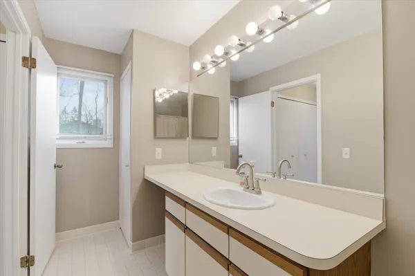 $299,900 | 6241 Gatewood, West Bloomfield, MI 48322