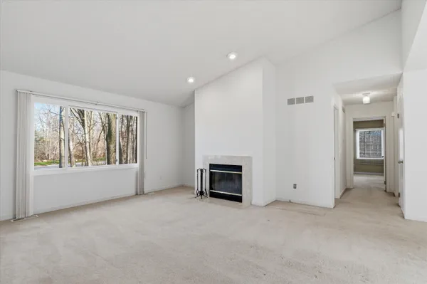 $299,900 | 6241 Gatewood, West Bloomfield, MI 48322