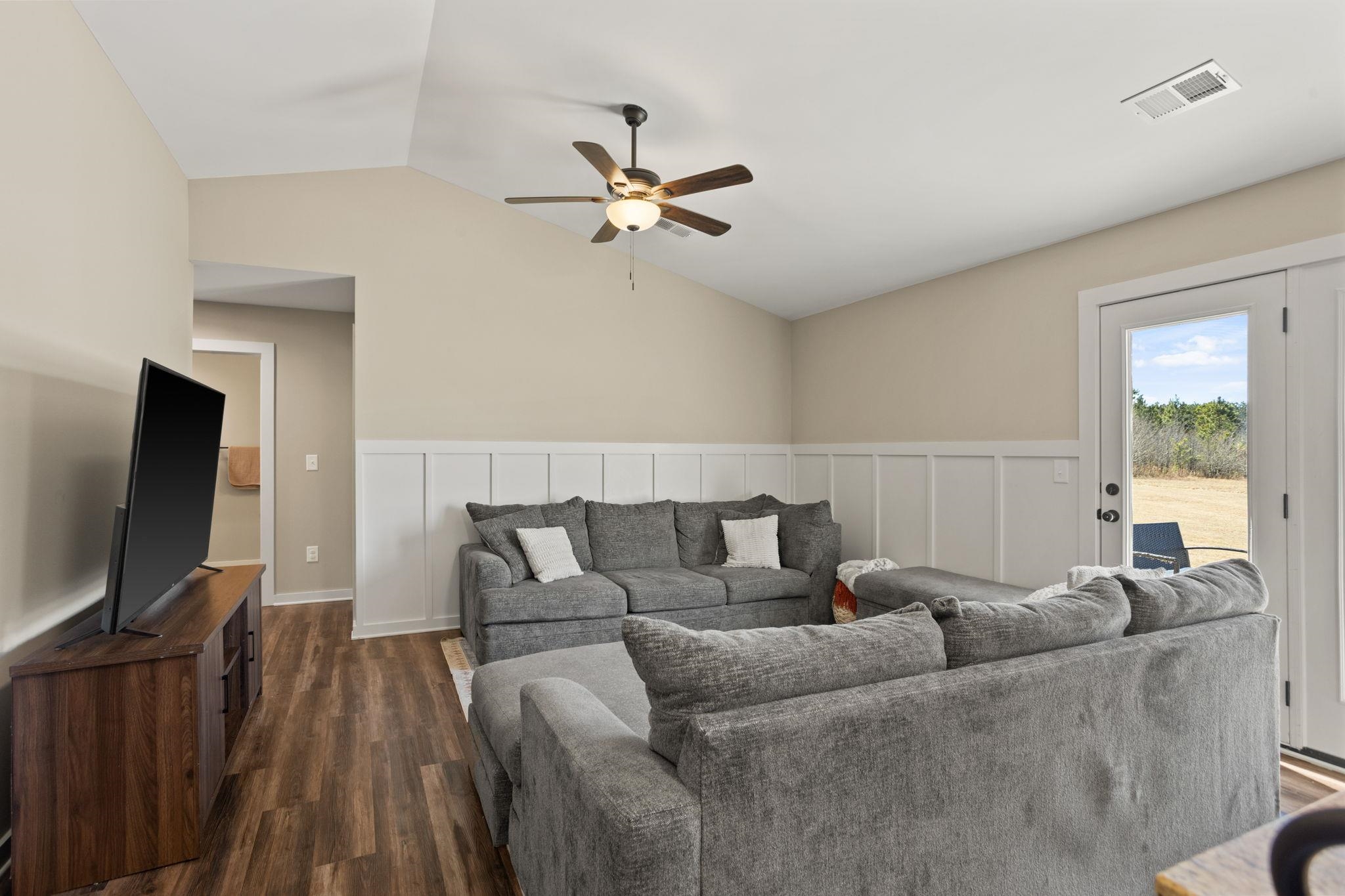 6197 Georgia Road Gray Court, SC 29645 - Photo 13 of 39