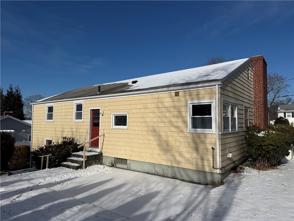 64 Cliffside Drive Cranston, RI 02920 - Photo 2 of 28