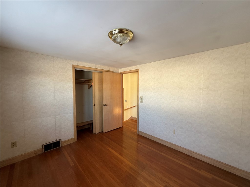 64 Cliffside Drive Cranston, RI 02920 - Photo 7 of 28