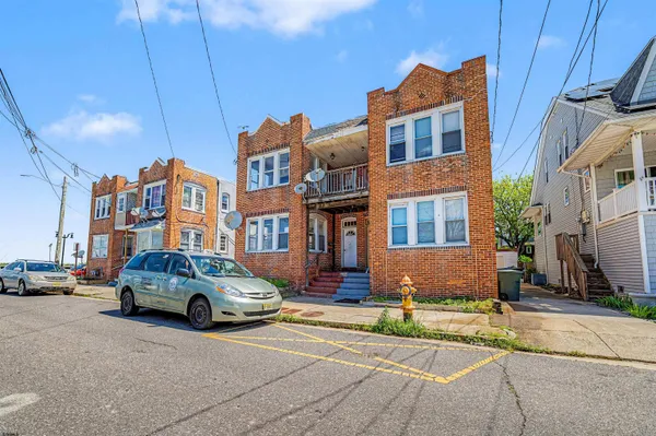 $2,950 | 121 North Kingston Avenue, Unit TOP, Atlantic City, NJ 08401